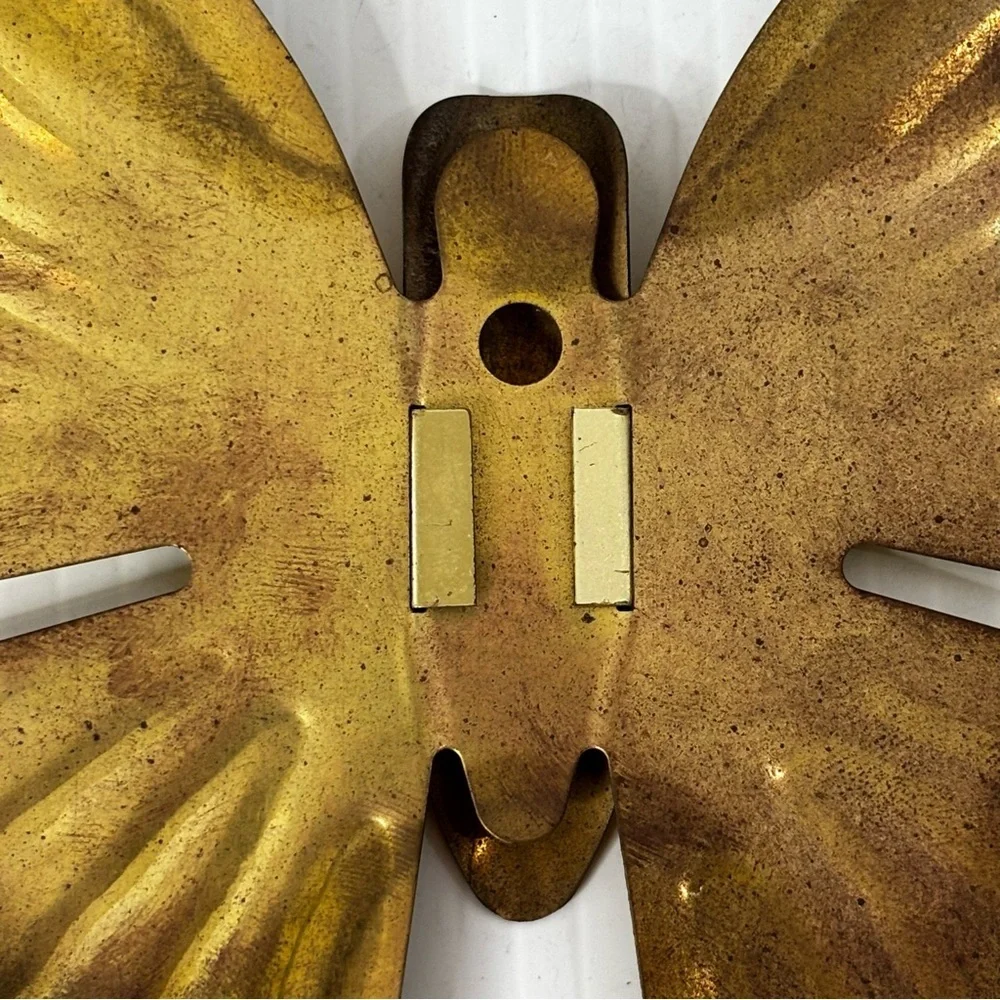 1 VINTAGE METAL ART BUTTERFLY WALL HANGING 5”x6.25”